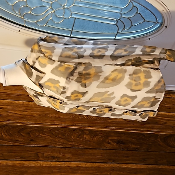 Equipment 100% Silk Blouse - Grey, Gold & White Print Sheer - Size Small - EUC - Picture 5 of 9